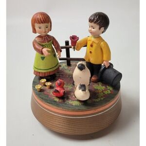 Vintage ANRI Italy Hand Carved Wood Music Box Boy Girl Dog‎ Bird Rotating Flower